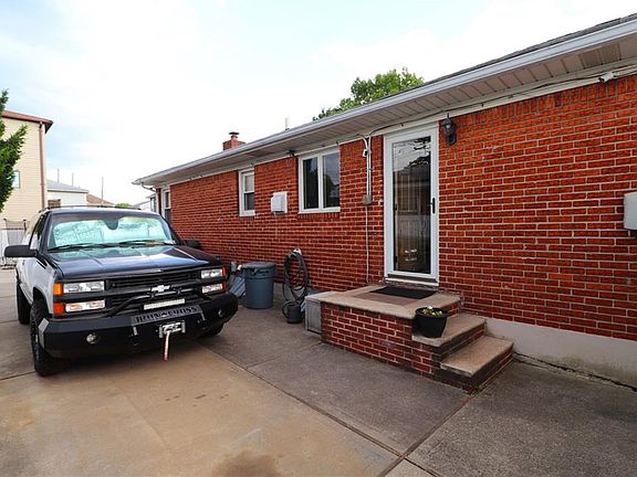 4th image of 108 Finley Ave