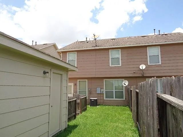 16807 Mammoth Springs Dr — Photo 38
