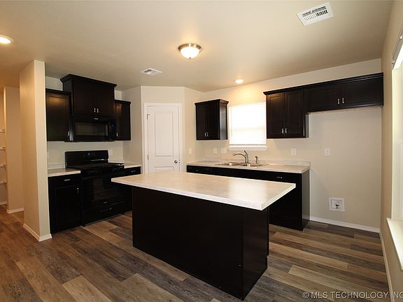 5th image of 2636 N Trenton Ave