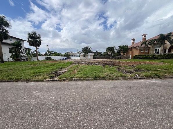 4324 Bayshore Blvd NE