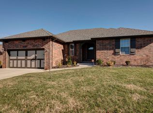 208 N Bonda Way, Nixa, MO 65714