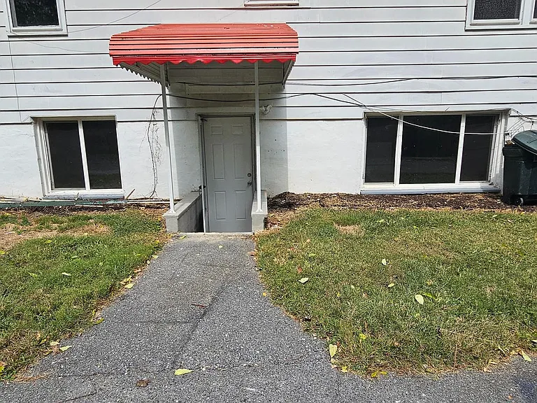 10879 Clarksville Pike #B — Photo 1