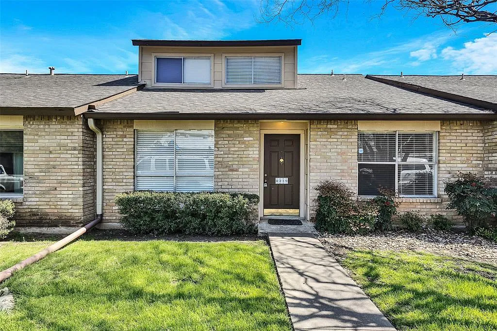 Building Photo - 8219 Summer Side Dr #178