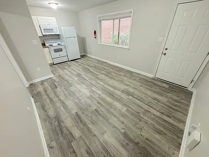 1 bed, 1.0 bath, 600 sqft, $950 — Photo 2