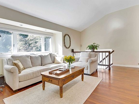 5th image of 1162 Glen Cove Ave
