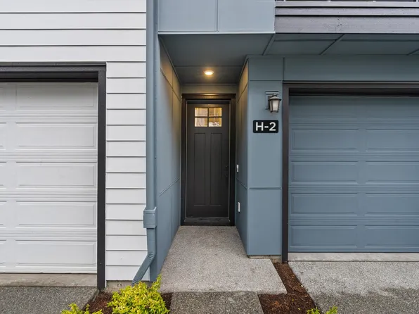 626 164th St SW #H2, Lynnwood, WA 98087
