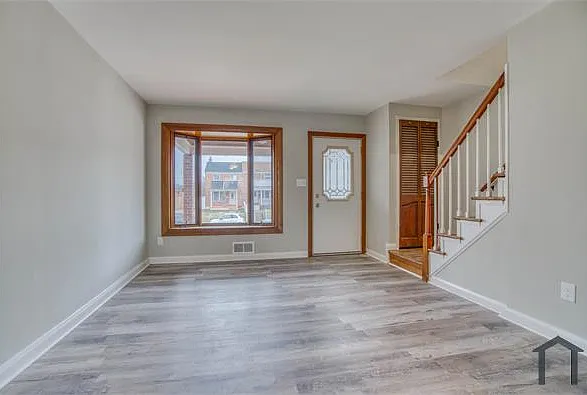 3 bed, 1255 sqft, $2,495 — Photo 4