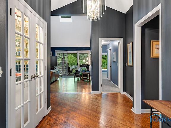 3rd image of 29745 Durham Cir