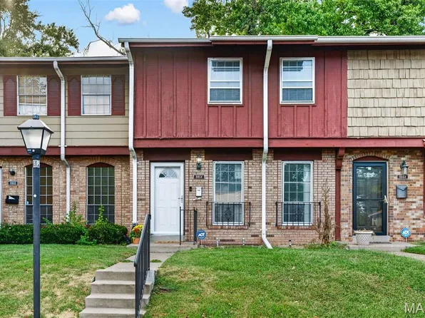 8864 Santa Bella Dr, Hazelwood, MO 63042