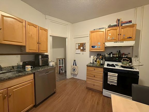 2nd image of 34 Cherokee St #3