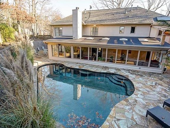 2nd image of 452 Bellflower Ct