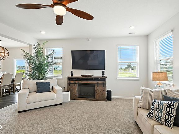 4th image of 2538 Redding Dr