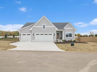 581 Sun Vale Ln, Grandville, MI 49418