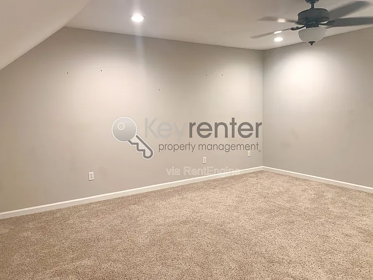 7716 Royal Harbour Cir — Photo 24