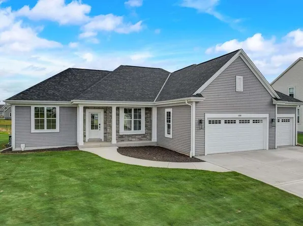 1928 North Cora DRIVE, Grafton, WI 53024