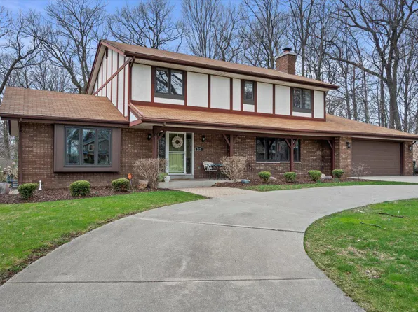 2521 West Wending DRIVE, Glendale, WI 53209