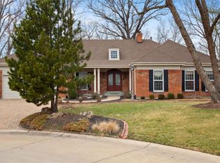 16591 Baxter Forest Ridge Dr, Chesterfield, MO 63005