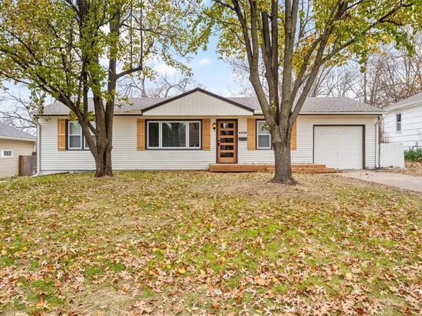 8530 Riggs St, Overland Park, KS 66212