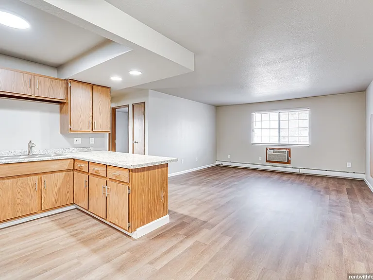 Stonecreek Apartments — Photo 32