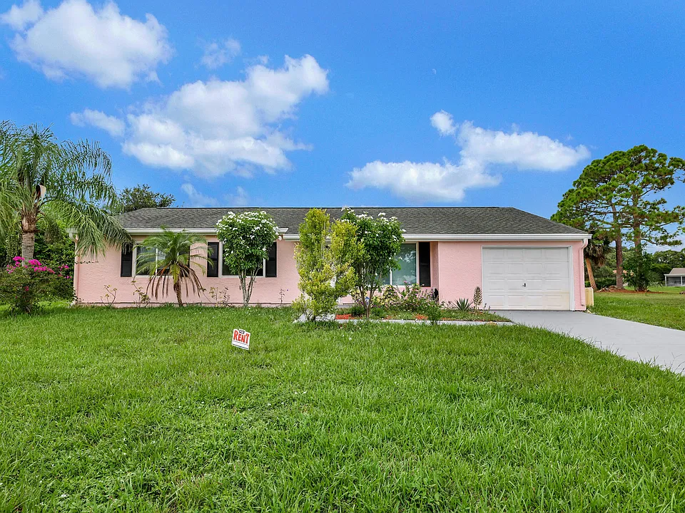 1961 SE Redwing Cir