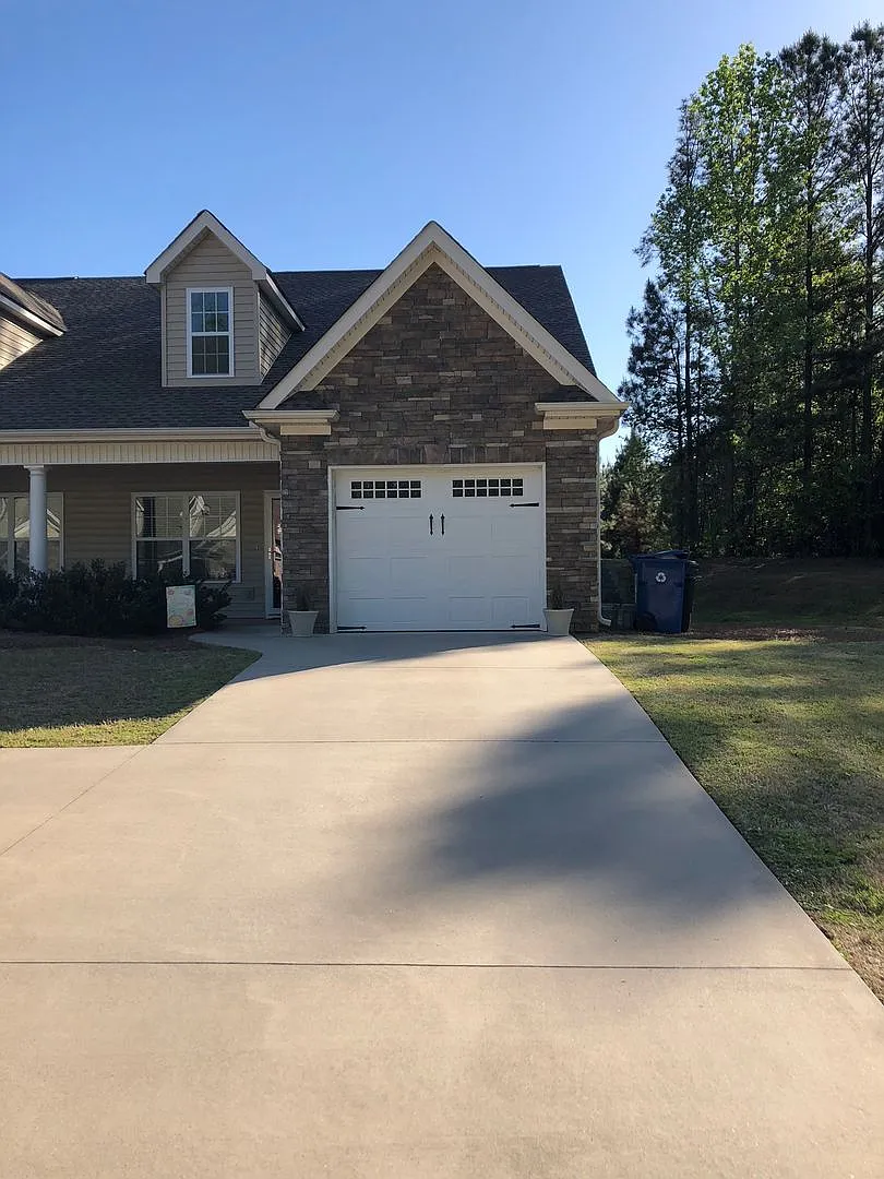 127 Hutira Ln. — Photo 1