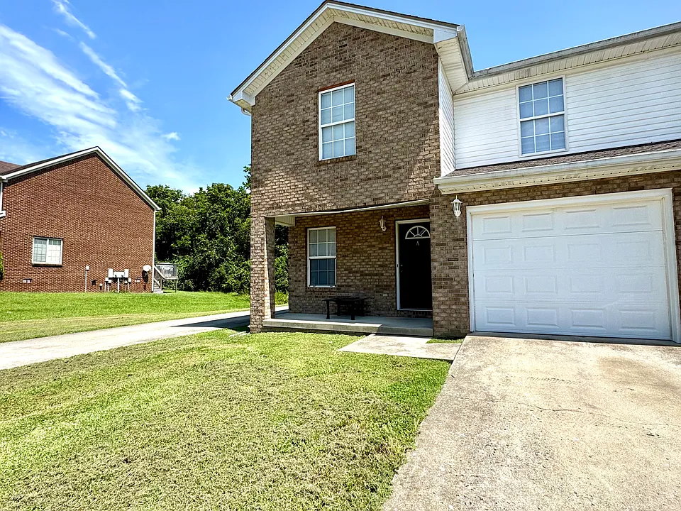 586 Hampton Way #1
