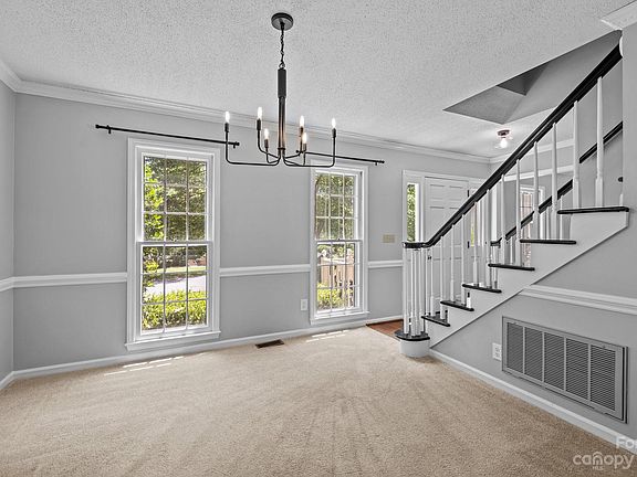 4th image of 6941 Albaneen Ct
