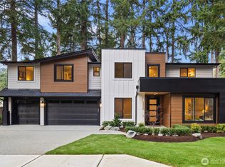 12206 NE 61st St, Kirkland, WA 98033