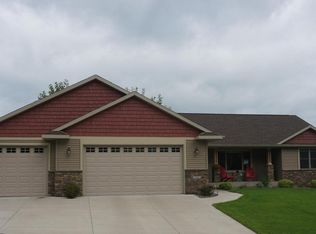 710 Oak Timber Dr, Onalaska, WI 54650