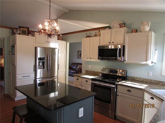 5th image of 106 SW Cedarwood Dr