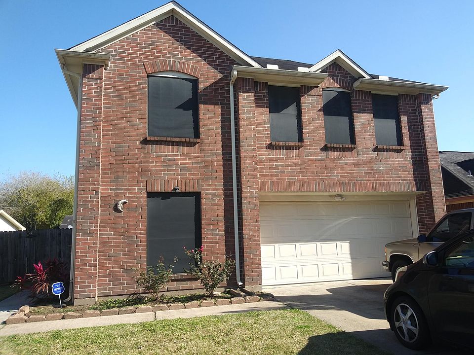 Plenty of space and curb appeal!