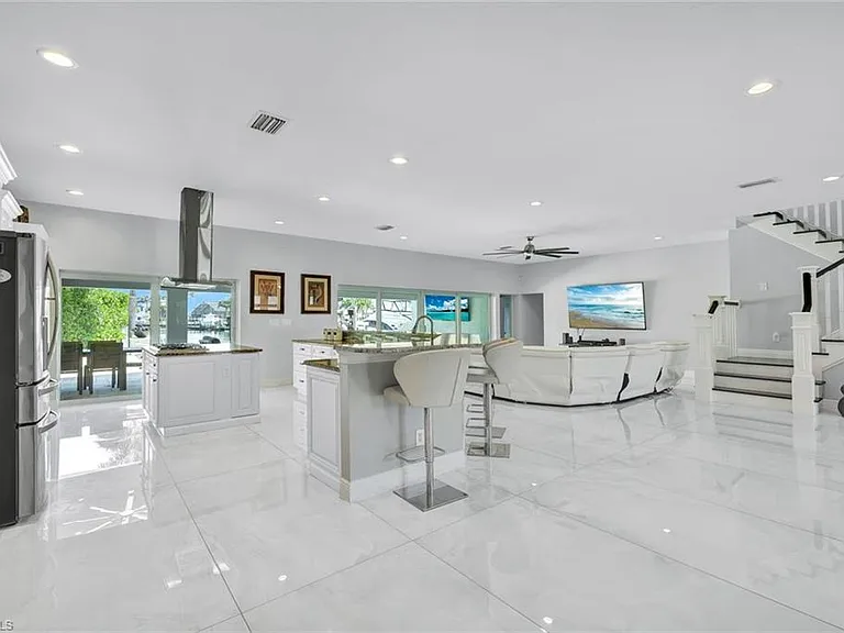 6448 Griffin Blvd — Photo 14