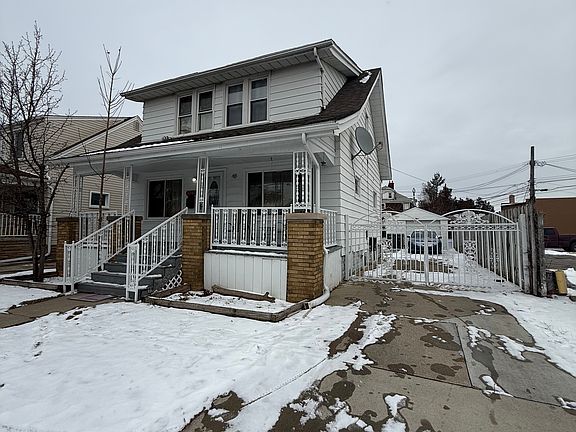 2nd image of 4540 Chovin St
