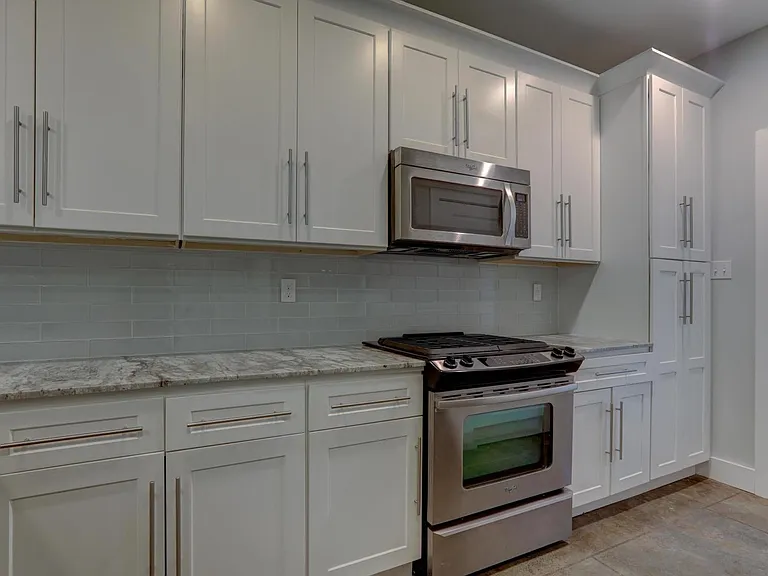 204 Highland Oaks Ln #204 — Photo 5