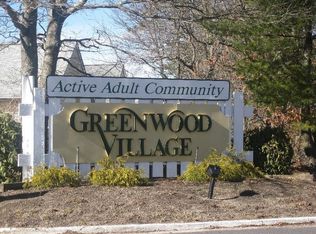 150 Village Cir W, Manorville, NY 11949
