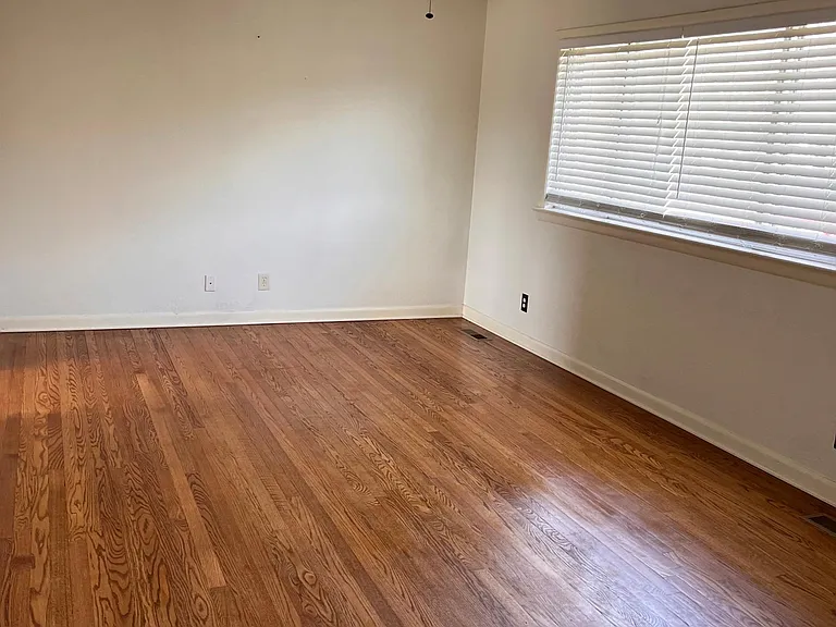 1222 Echo Dr — Photo 3