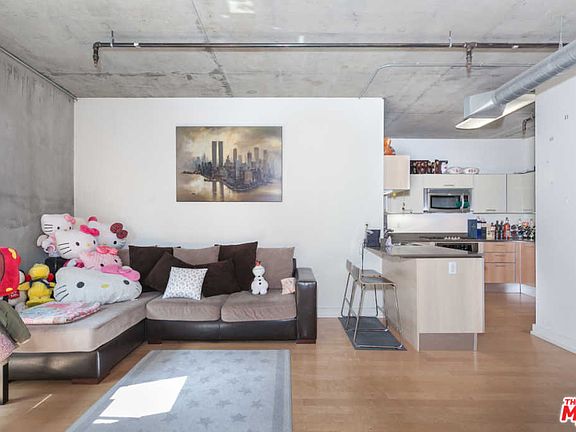 4th image of 645 W 9th St APT 402