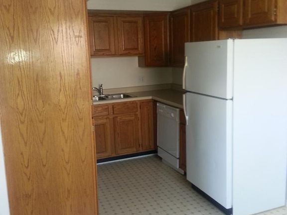 NEW Tiles FLOORS in Kitchen ...Entrance...and 2 Bathrooms