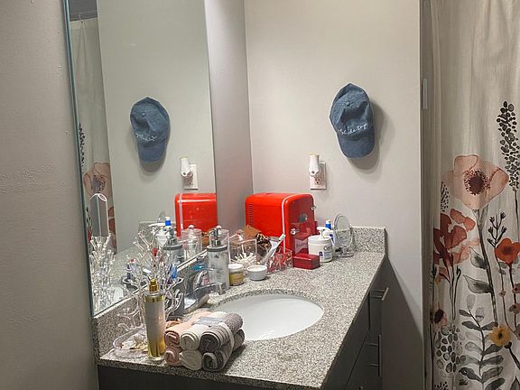 2nd image of 1853 W Gordon St #2104-A