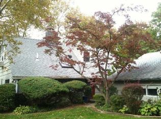 352 Interstate Highway U Willets Rd, Roslyn Heights, NY 11577