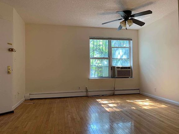 2nd image of 45 W 118th St #212RB