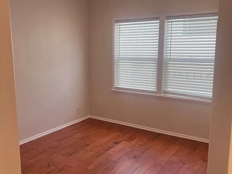 4717 E Ocean Blvd — Photo 8