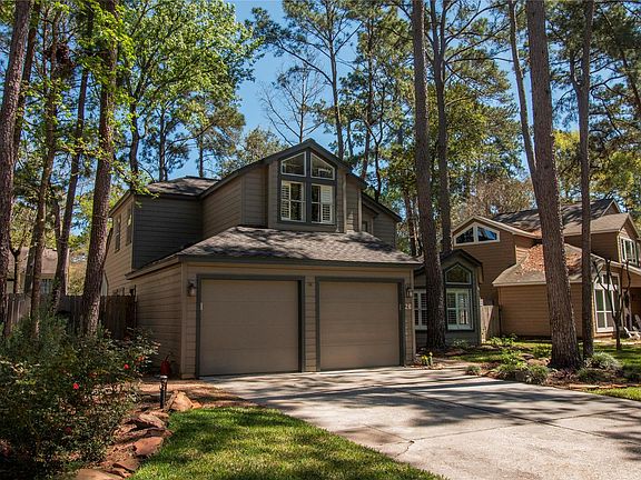 2nd image of 26 Shallow Pond Pl