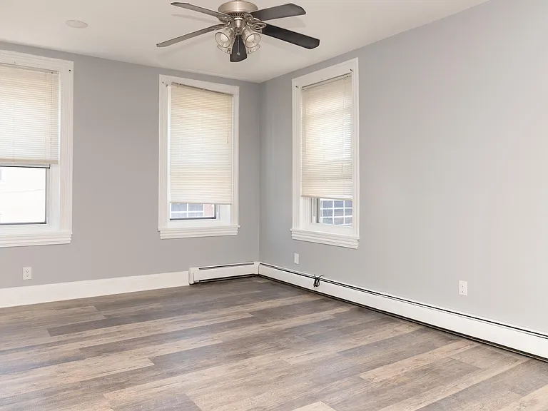 192 Green Ln #2 — Photo 6