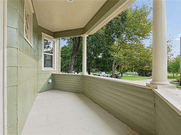 4th image of 545 Tennessee St