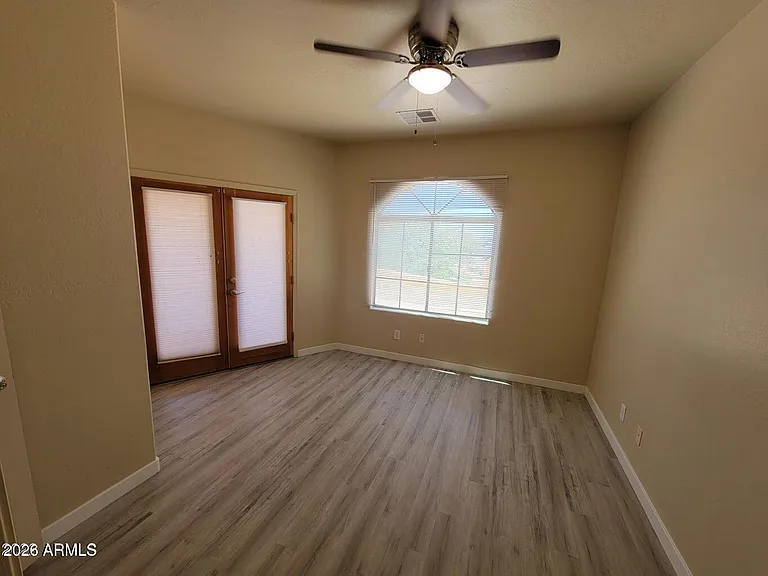 1629 E Grandview Rd — Photo 29