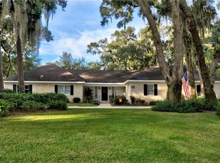 135 Colonial Dr, Saint Simons Island, GA 31522