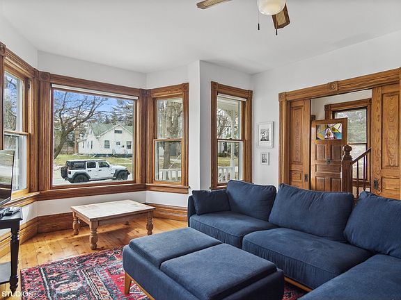 4th image of 244 N Benton St