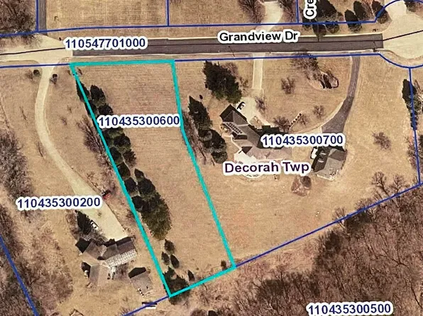 Grandview Rd, Decorah, IA 52101