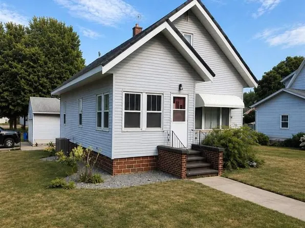 112 White St N, Comfrey, MN 56019